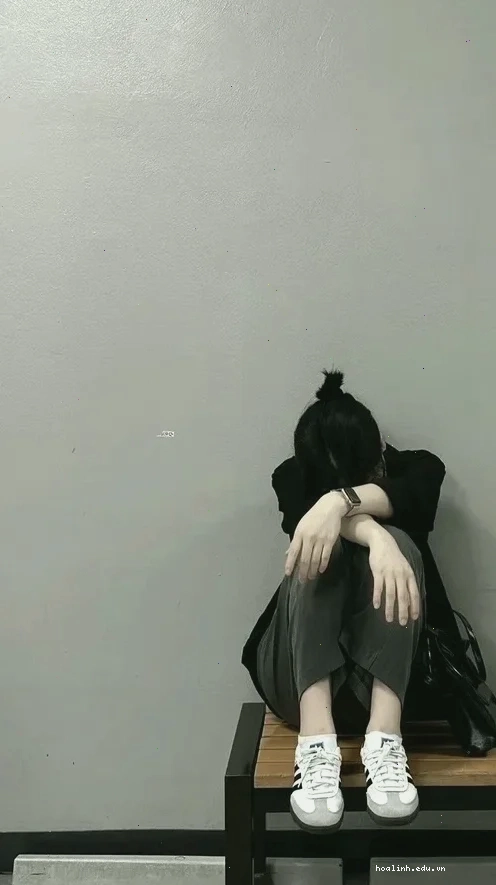 ảnh cô đơn buồn con gái anime