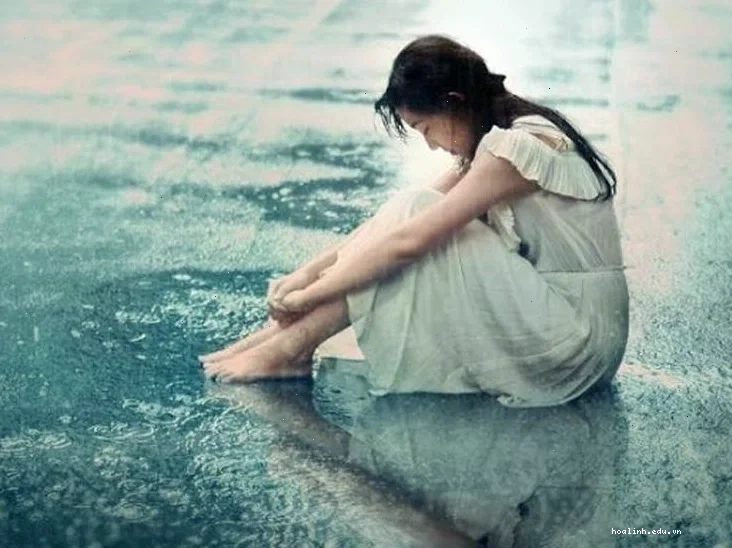 ảnh cô đơn buồn con gái bên hiên