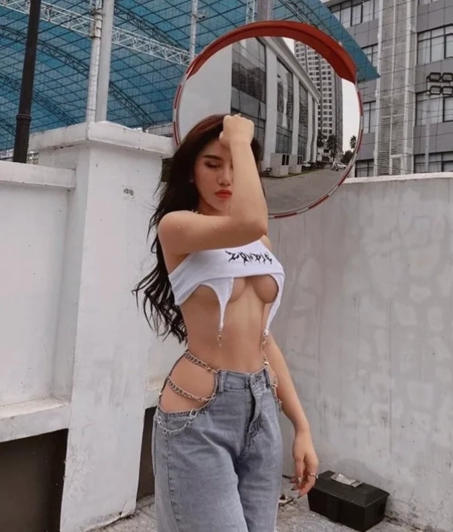 ảnh con gái mặc áo bra chất màu da