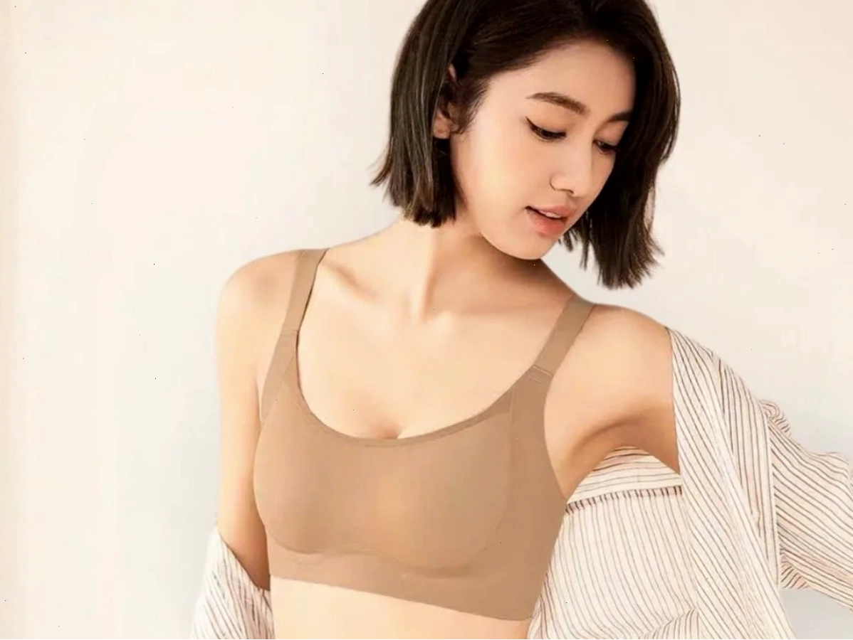 ảnh con gái mặc áo bra chất màu đô