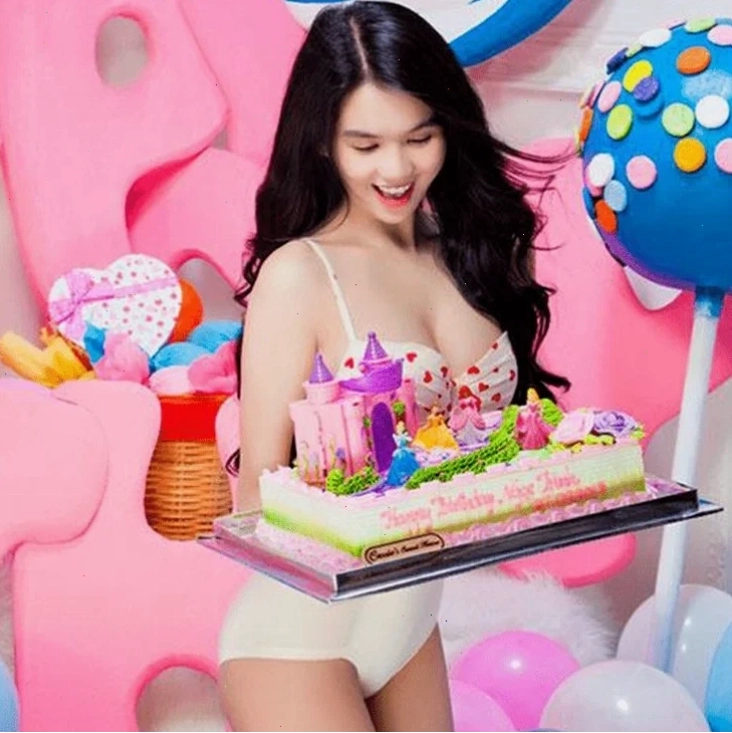 ảnh gái đẹp bikini chúc mừng sinh nhật tinh tế