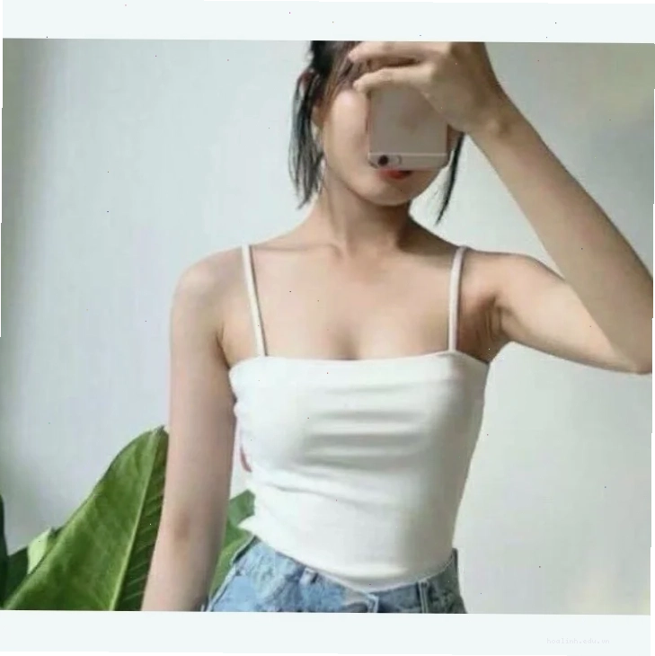 Vẻ đẹp sang trọng khi dựa tường ảnh gái mặc áo hai dây sang chảnh