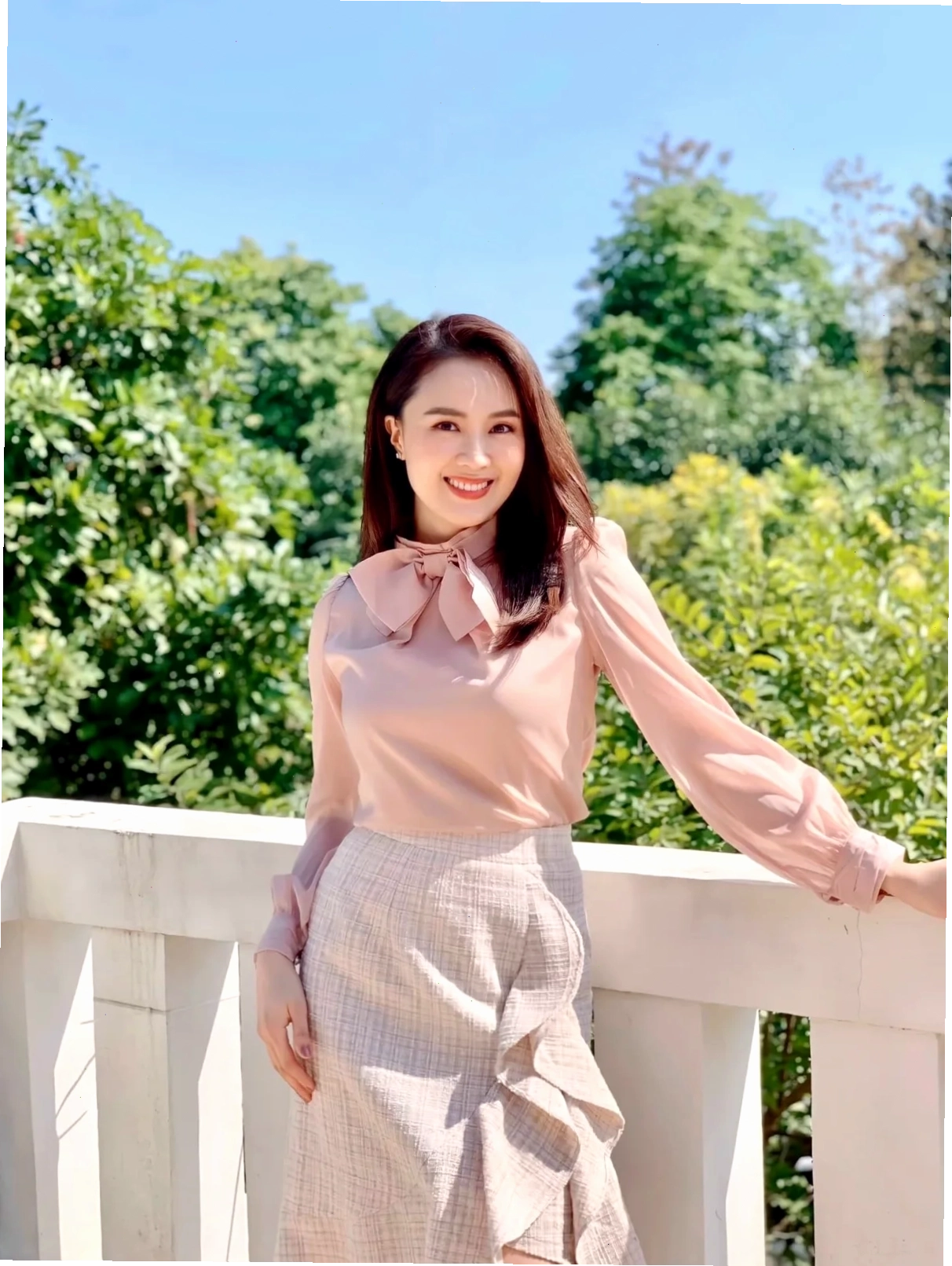 trang phục công sở nữ ảnh gái mặc đồ công sở