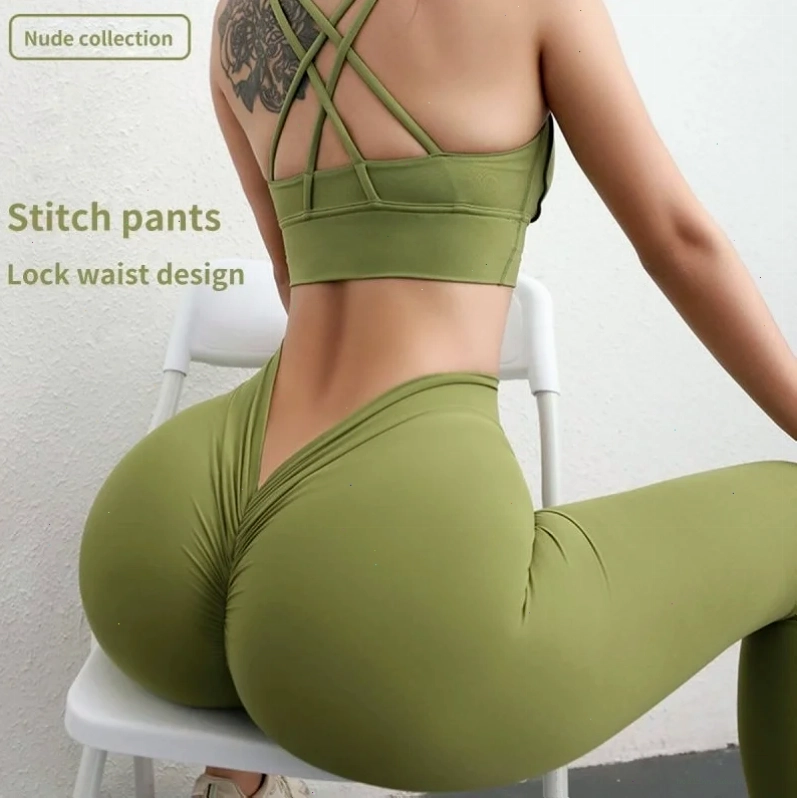 ảnh gái mặc quần legging màu nude