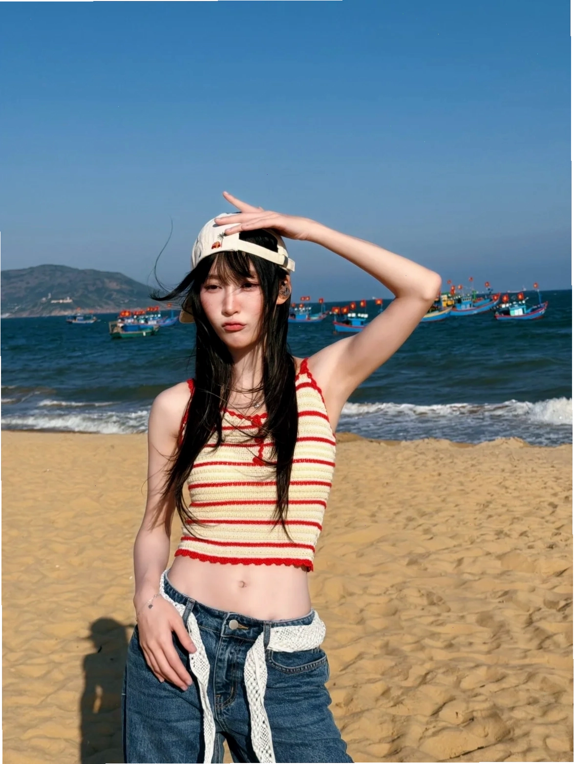 Ảnh gái xấu mặc bikini cười đùa