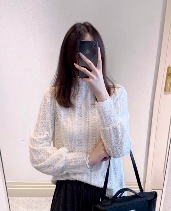 ảnh gái xinh che mặt bằng điện thoại