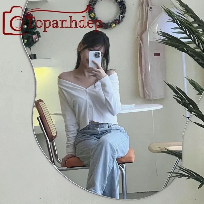 ảnh gái xinh che mặt bằng điện thoại