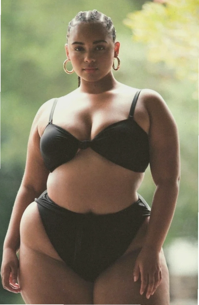 ảnh gái xinh mặc bikini đen trên ghế