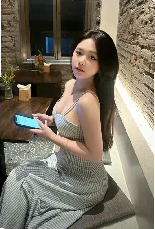 tóc búi cao ảnh gái xinh nguc to áo ba lỗ