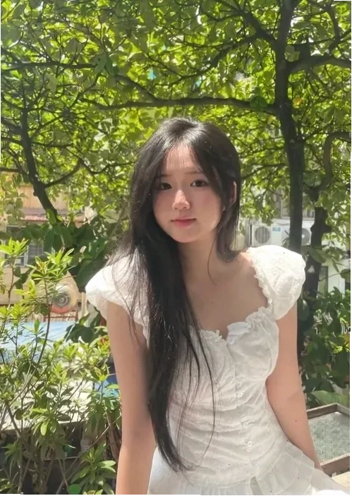 ảnh gái xinh vn cô gái áo hai dây đội khăn ren