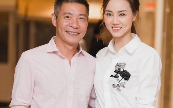 ảnh ôm gái chân thực