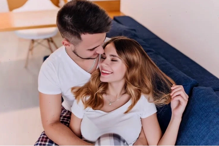 ảnh ôm gái rạng ngời