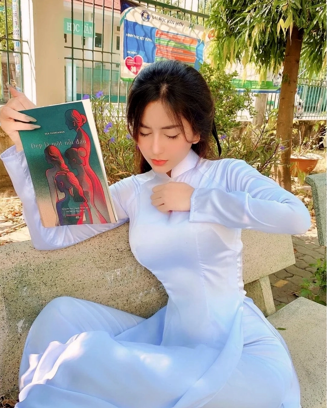 Áo dài in hoa xinh xắn Áo dài in hoa phần ngực và tay