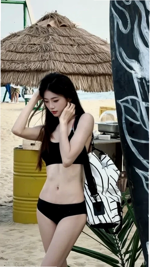 bikini đỏ bọt sóng