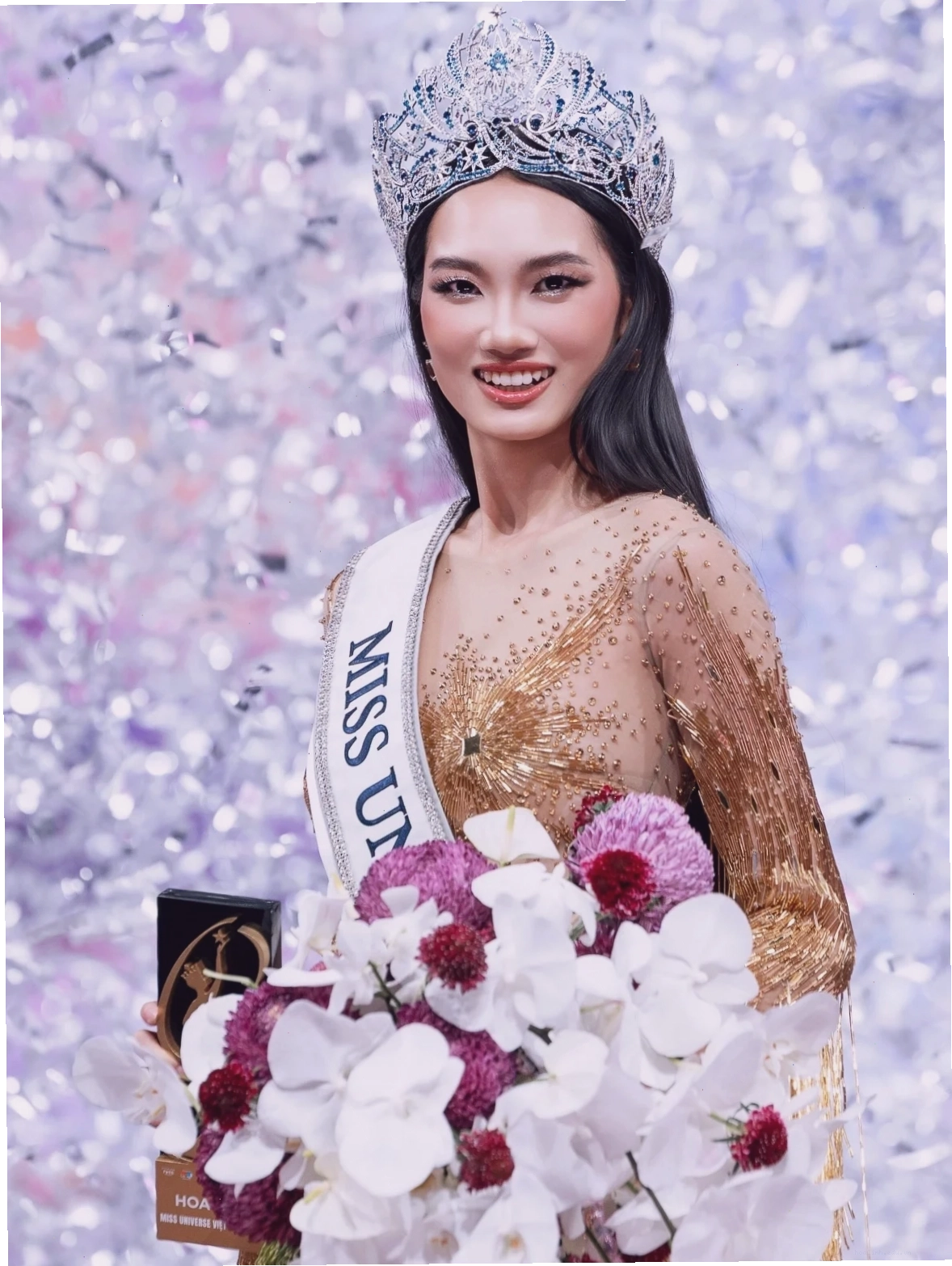 Chị em mặc áo dài