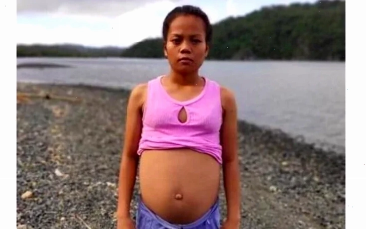 Cô gái chạy bộ công viên