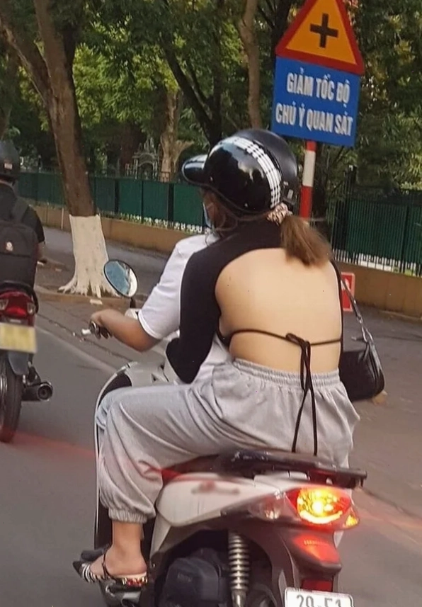 cô gái không mặ..