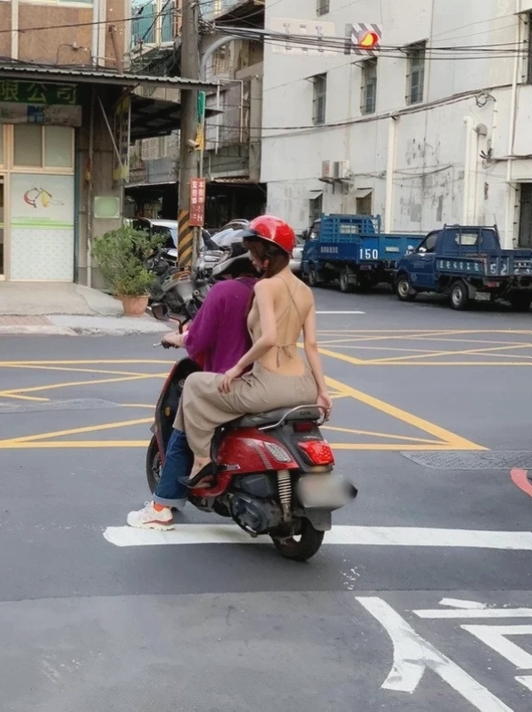 cô gái không mặ..