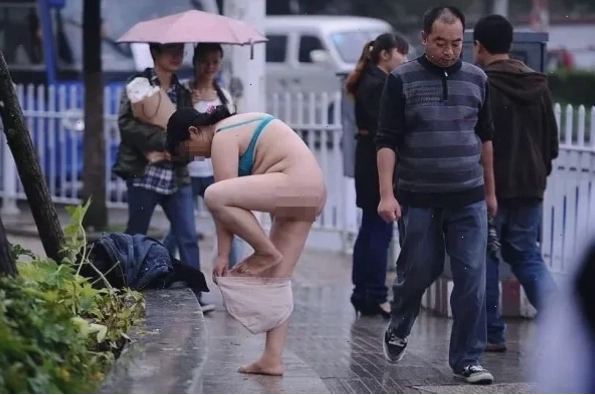 cô gái không mặ..