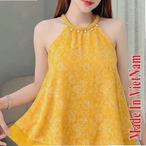 cô gái mặc áo bó sát cá tính