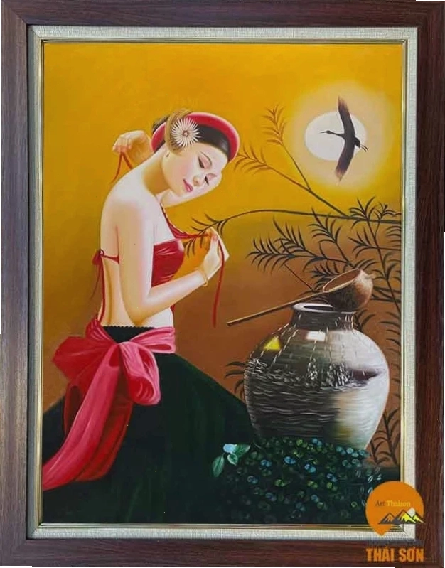 Cô gái mặc yếm đào họa tiết xưa