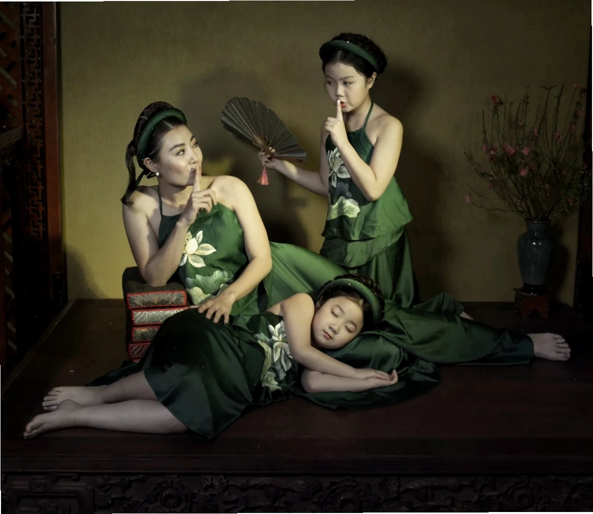 Cô gái mặc yếm đào tinh khôi