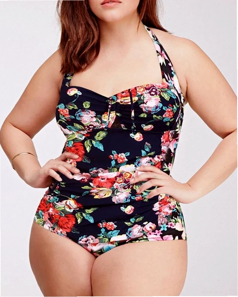 cô gái mập mặc bikini áo choàng