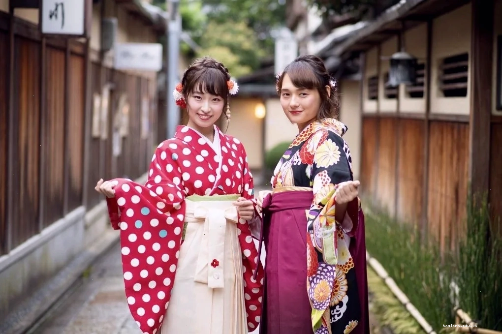 Shiromuku lộng lẫy cô gái nhật bản mặc kimono đám cưới