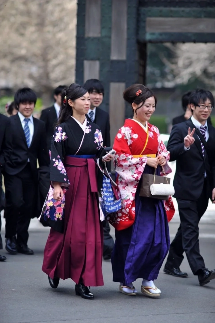 Kimono màu hồng dịu dàng cô gái nhật bản mặc kimono màu hồng