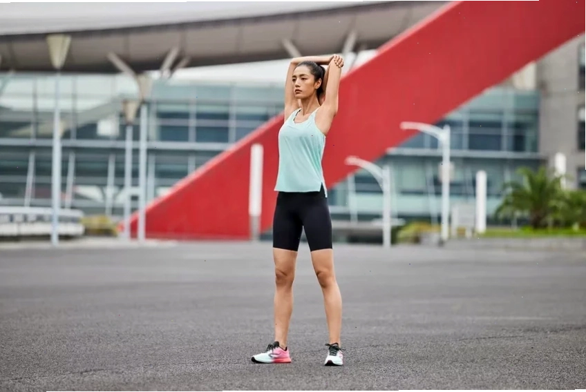 con gái chạy bộ có to chân không