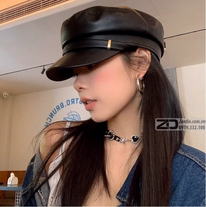 con gái có mu to đi bộ