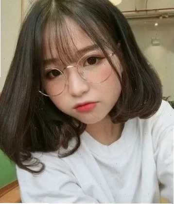 con gái đeo kính auto xinh khi selfie