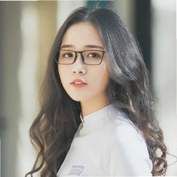 con gái đeo kính cận tóc dài dịu dàng