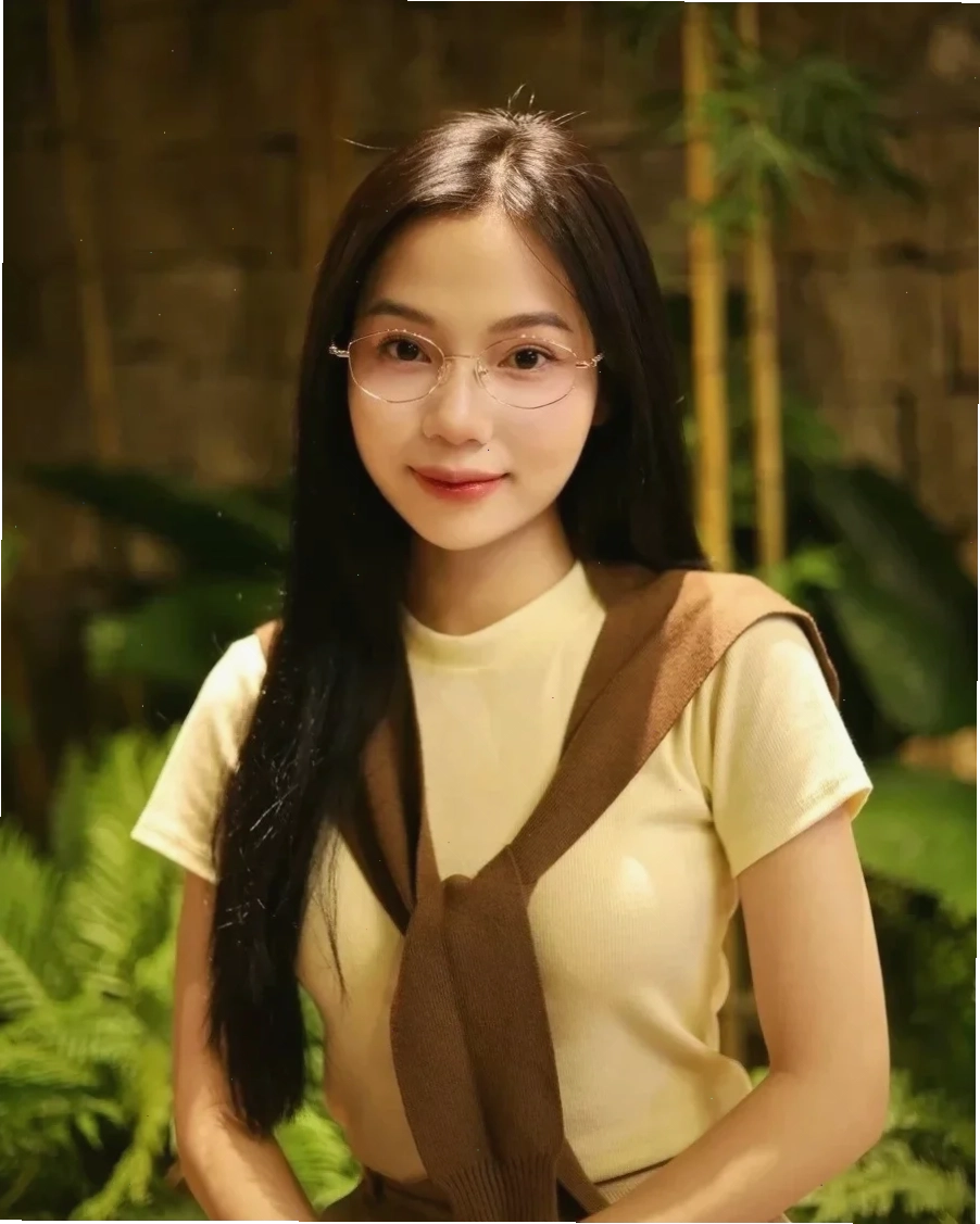 con gái đeo kính đẹp nhất
