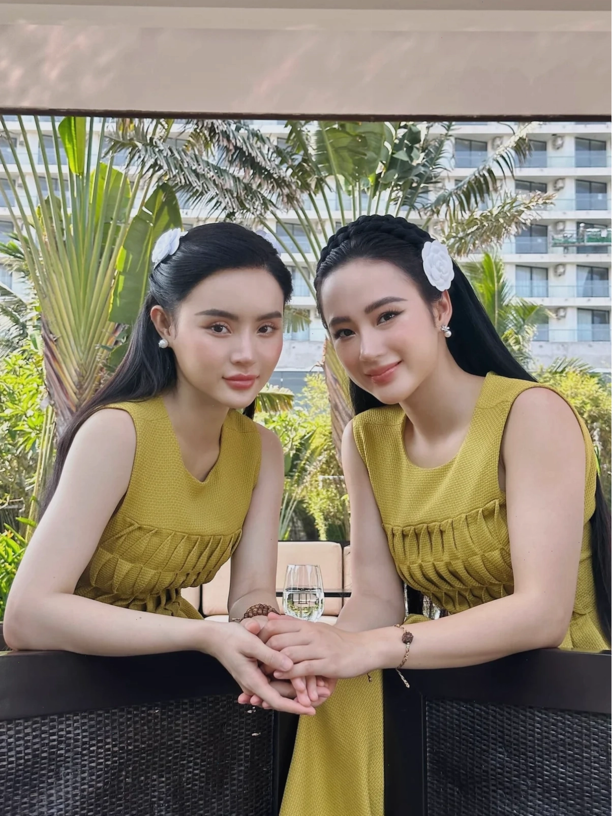 Vẻ đẹp cổ điển con gái hông to