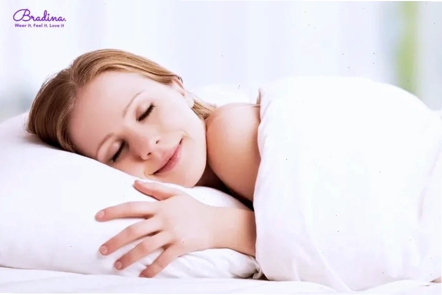 con gái không mặc đồ khi ngủ thoải mái