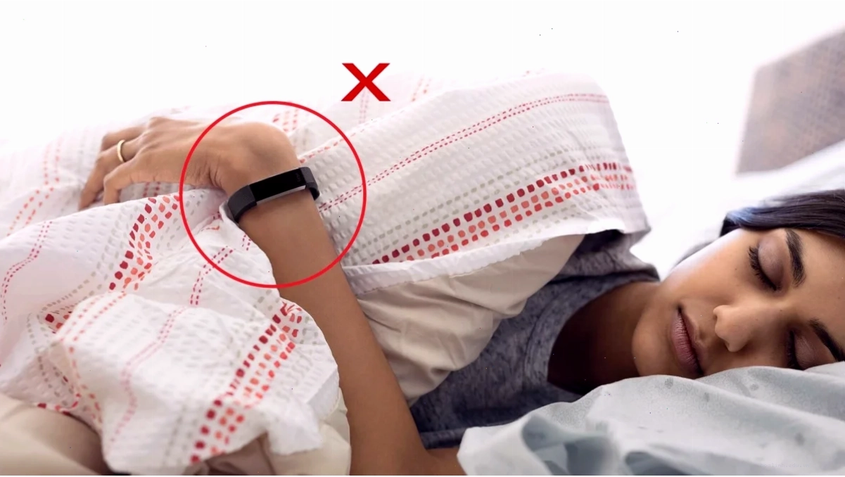 con gái không mặc đồ khi ngủ yên bình