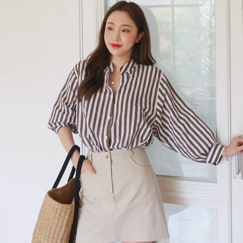 con gái mặc áo sơ mi nam chất vải dày