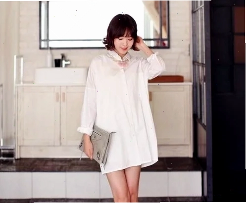 con gái mặc áo sơ mi nam vintage