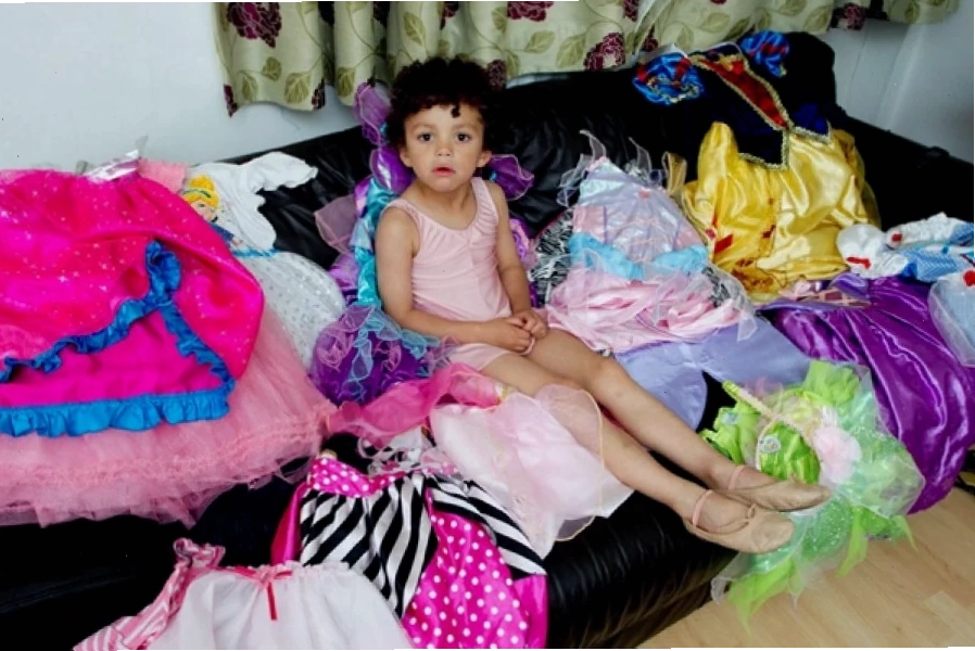 con gái mặc đồ giống con trai vest