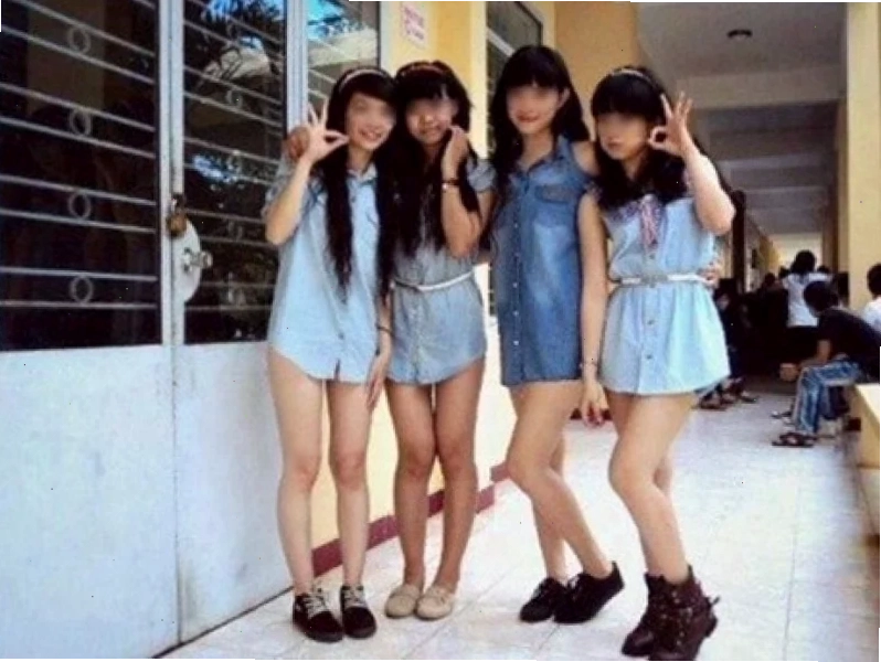 con gái mặc đồ ngầu cùng mũ