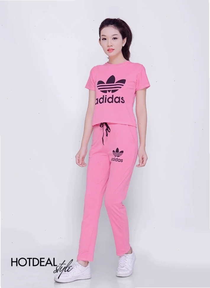 con gái mặc đồ thể thao ấn tượng