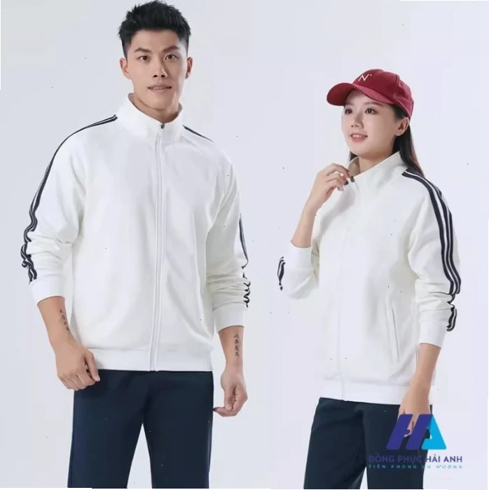 Trang phục chạy bộ Con gái mặc quần áo thể thao chạy bộ