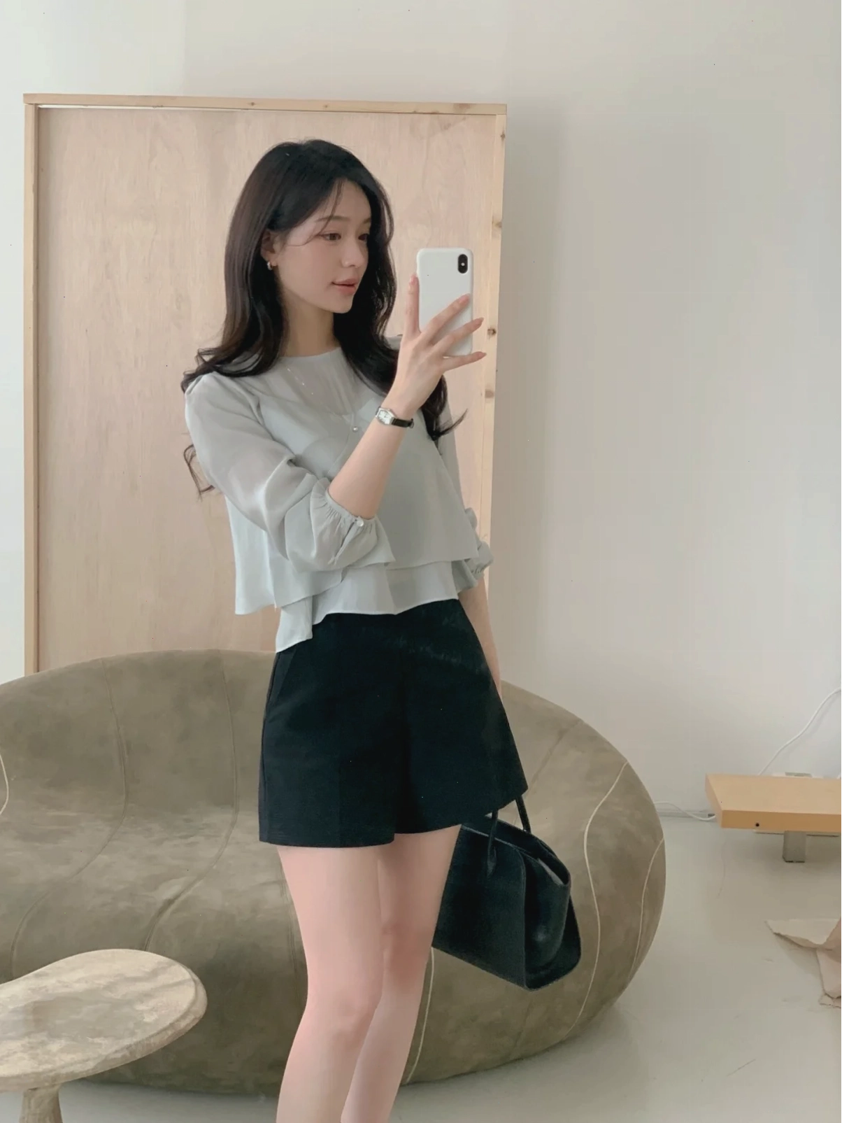 con gái mặc quần bò ngắn chất chơi