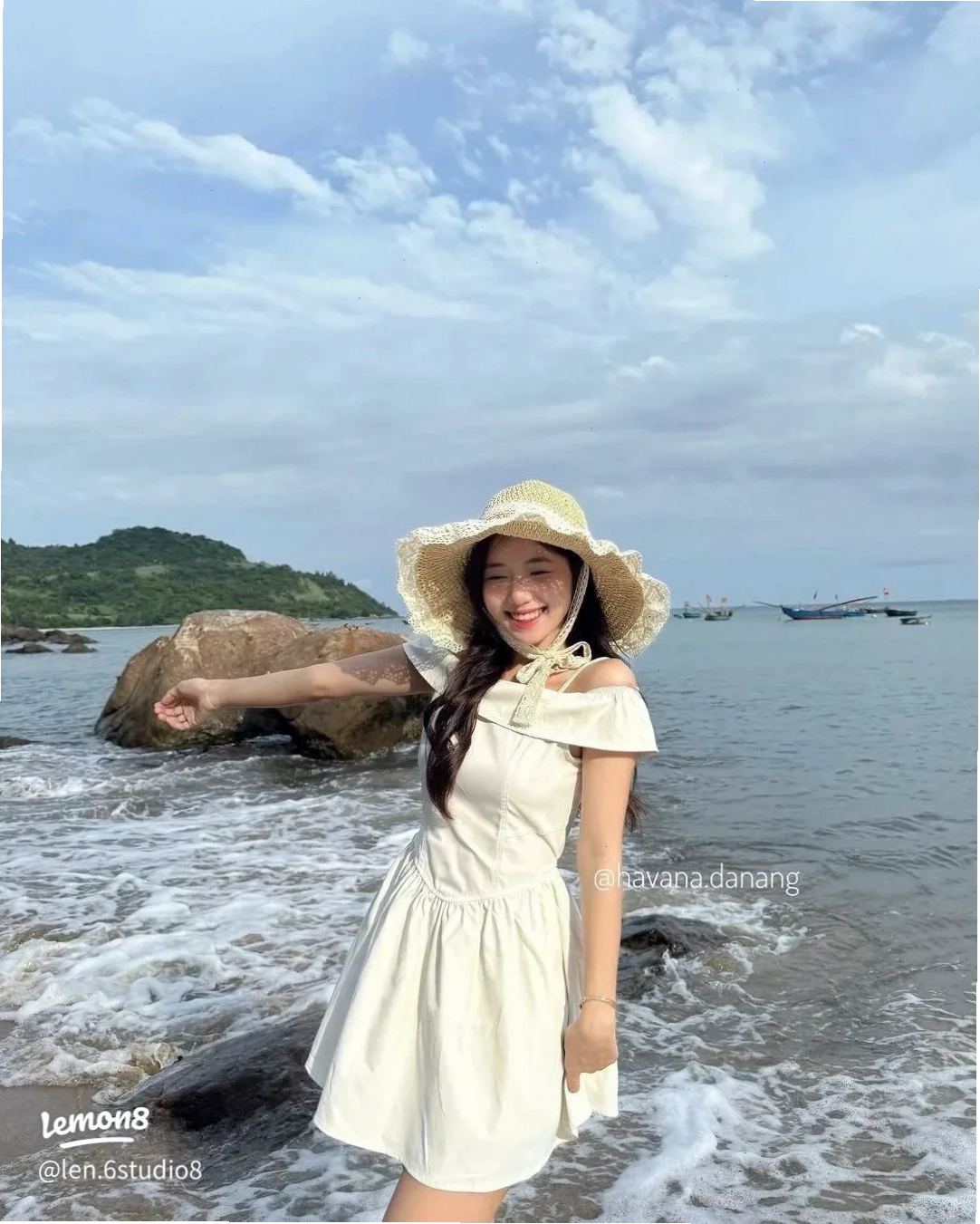 con gái mặc váy trắng xoắn ngực