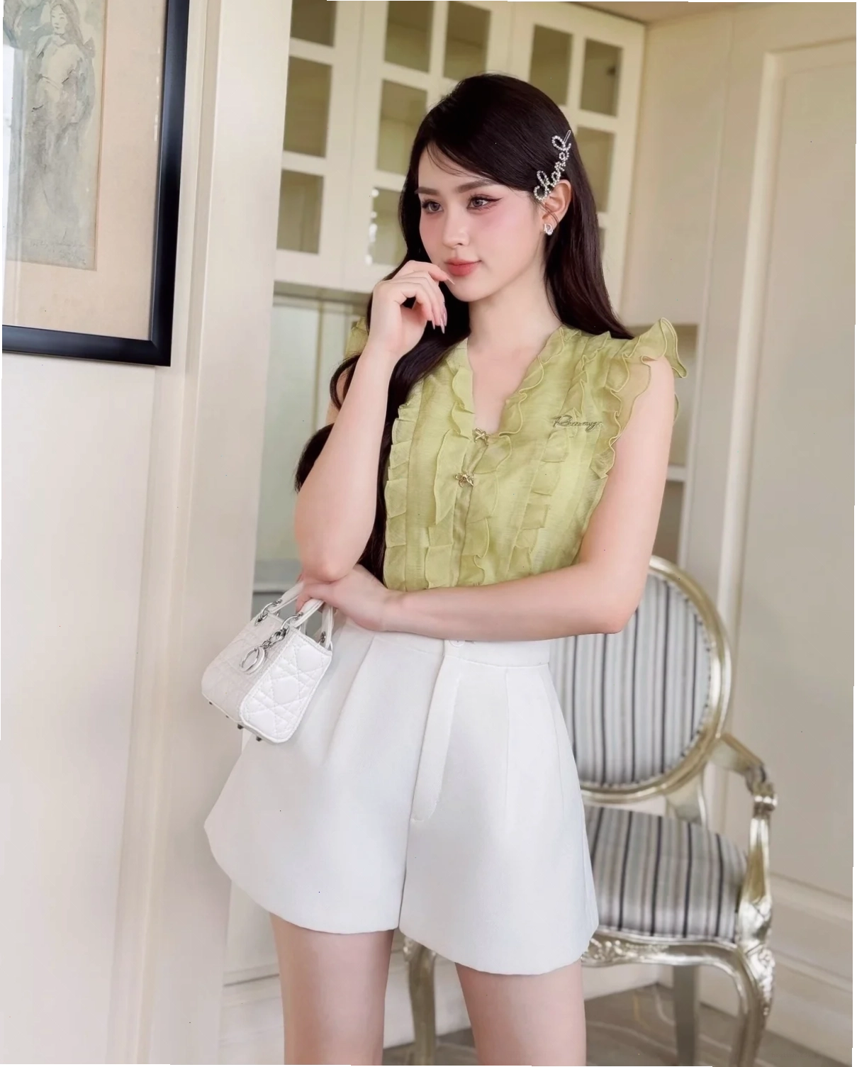 con gái vai to xinh đẹp