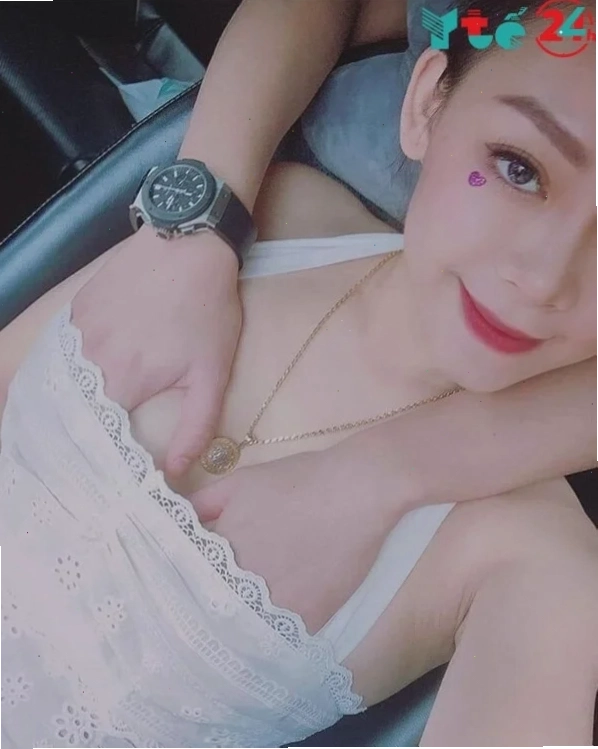 con trai sờ ngực con gái có to lên không trải nghiệm