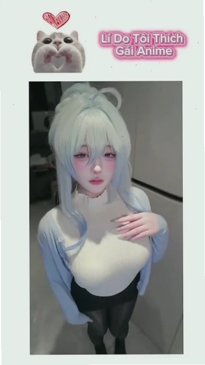 cosplay gái anime góc nghiêng tóc hồng dài mặc đồ trắng đỏ thanh lịch vẻ mặt dịu dàng