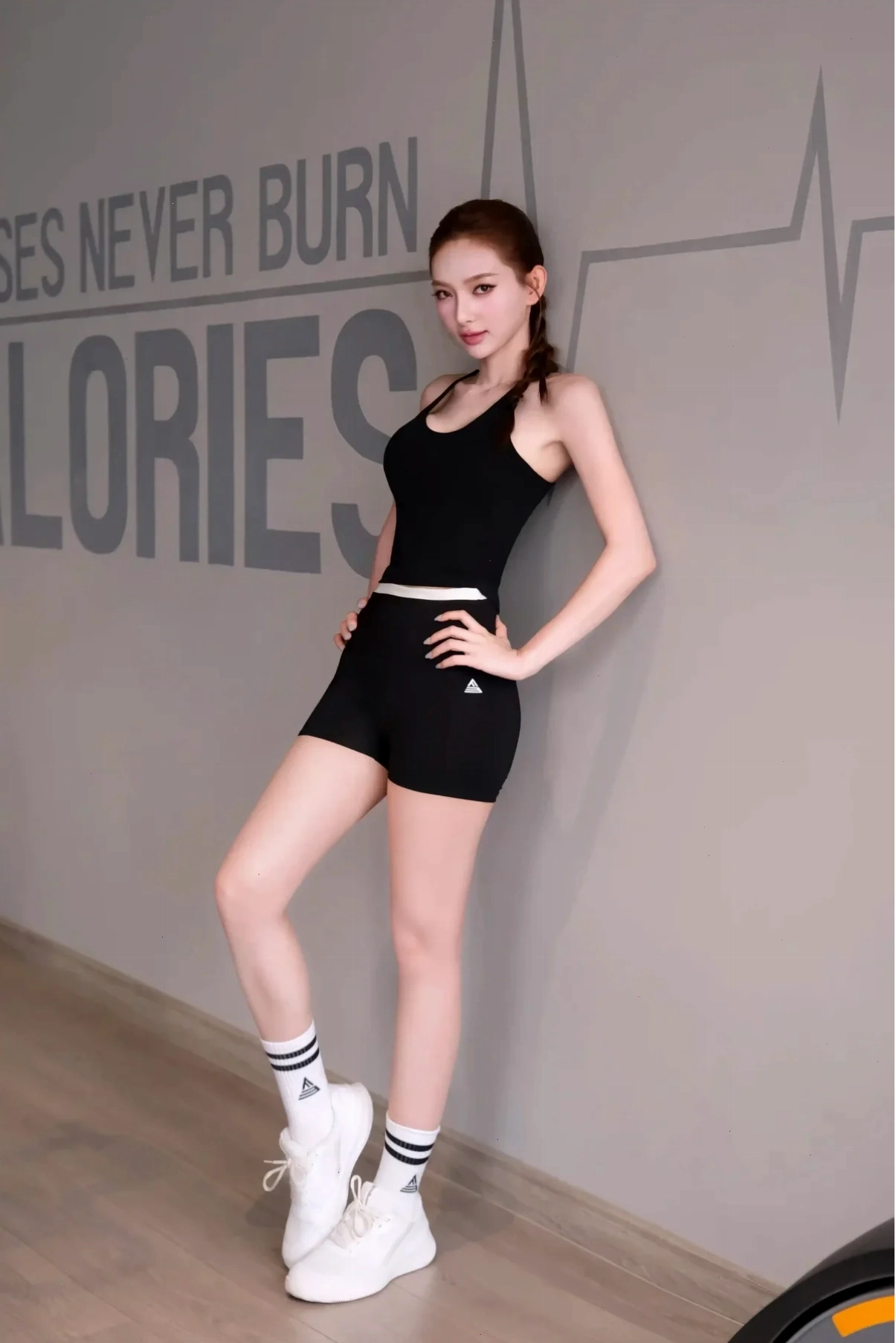 đùi con gái cuốn hút