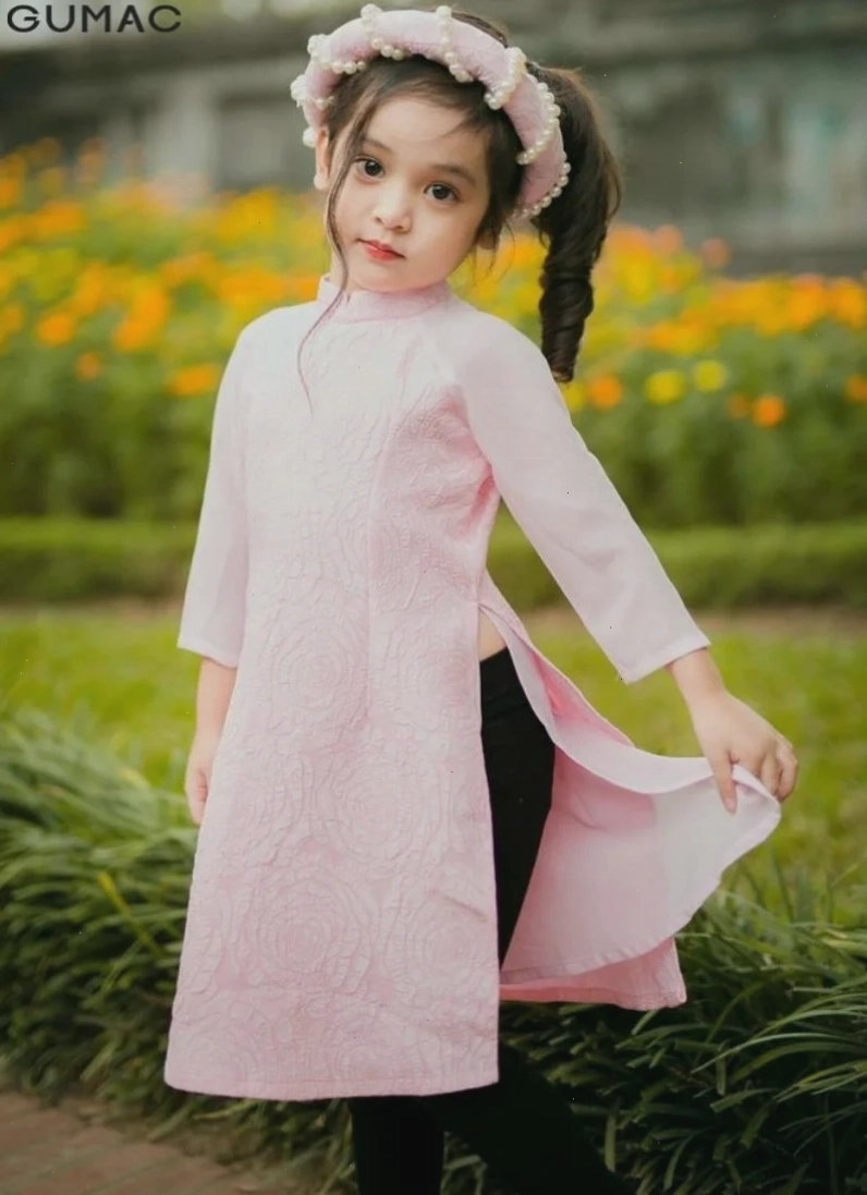 em gái mặc áo dài đầy gợi cảm